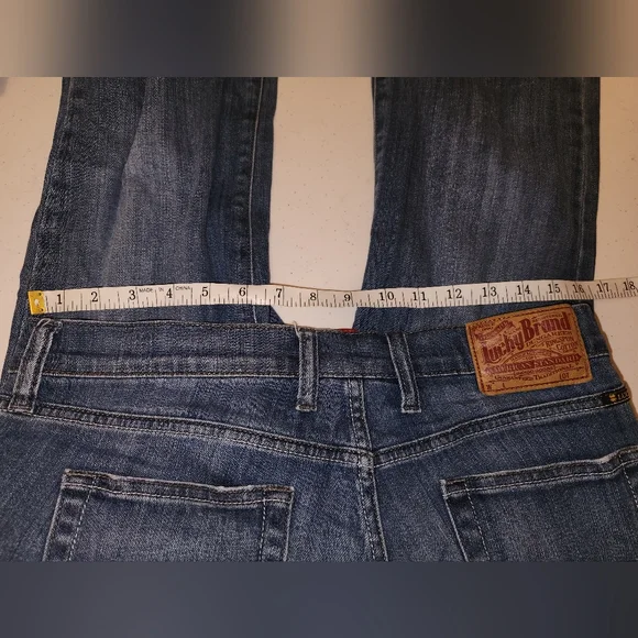 Lucky Brand Crop Jeans - Picture 5 of 6